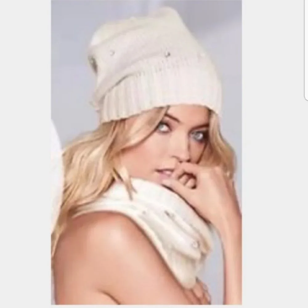 NWOT Victoria’s Secret Rhinestone Hat & Scarf Set